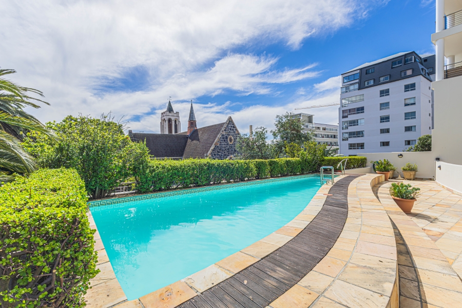 2 Bedroom Property for Sale in Sea Point Western Cape